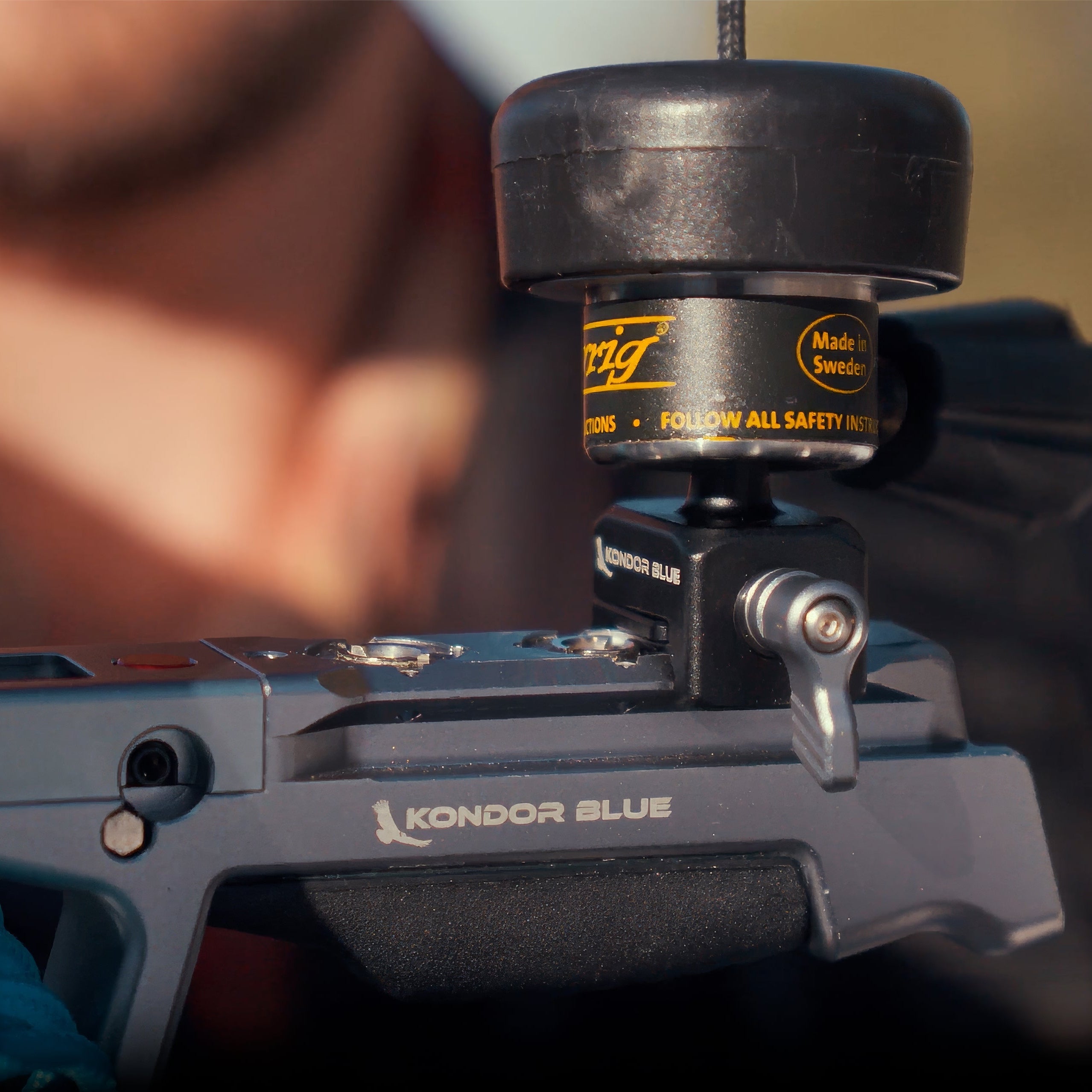 kondor-blue-easyrig-ball-zu-nato-clamp-adapter image 3