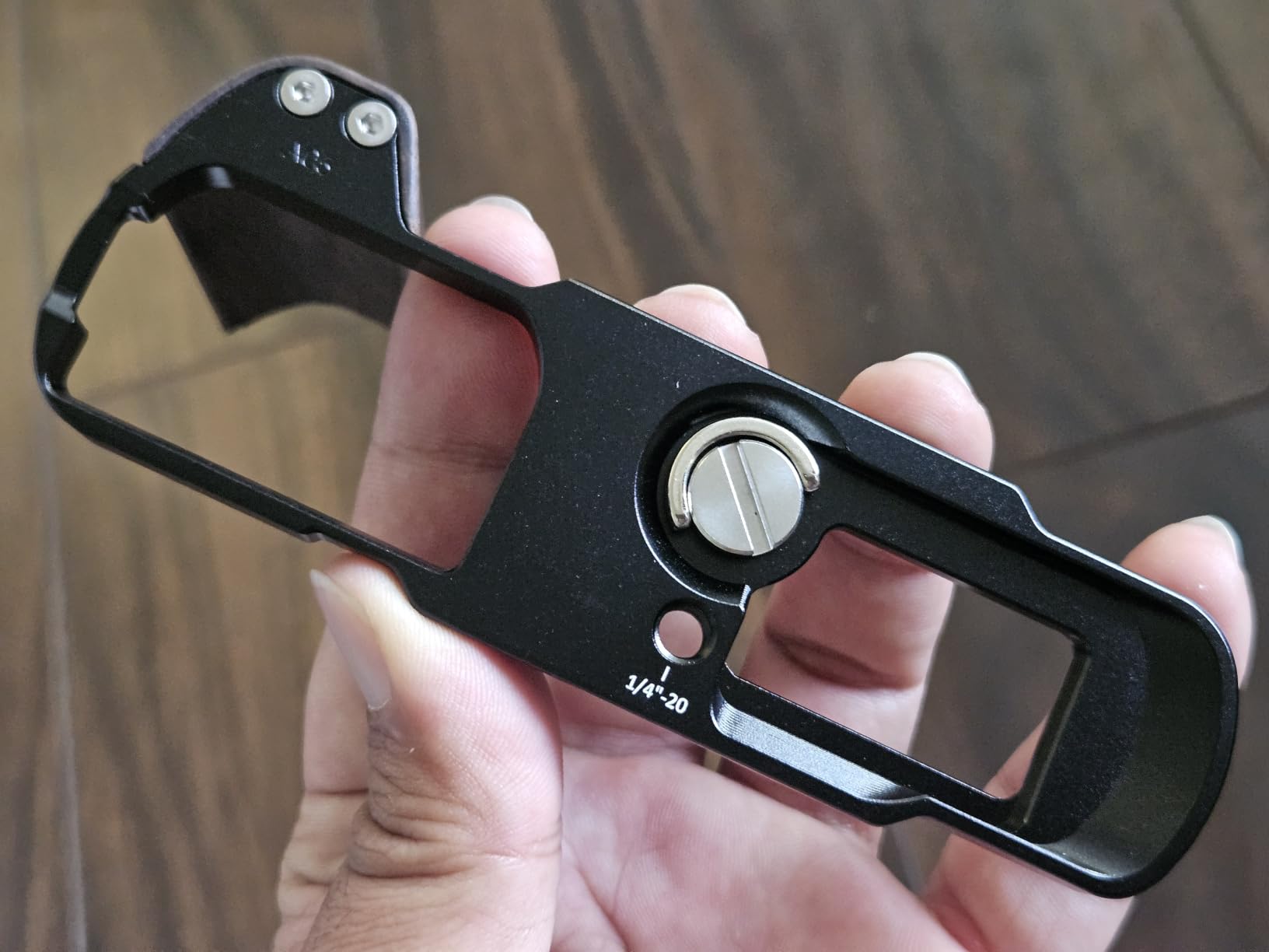 Wie eine alte Leica in der Hand