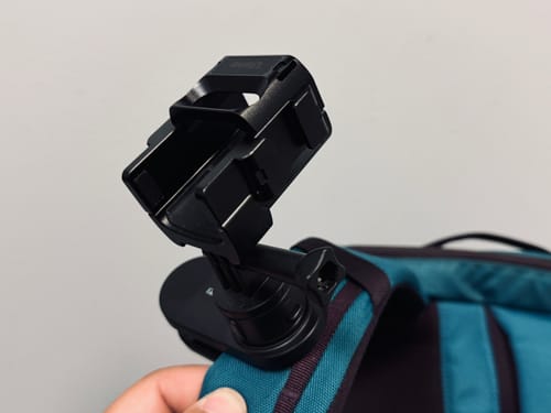 Hält die GoPro am Rucksack
