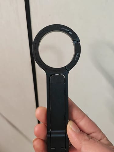 Genialer Karabiner-Ständer