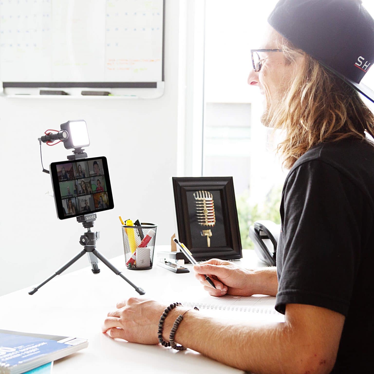 shape-vlogging-kit-f-r-ipad-mit-tripod-griff-led-und-mikrofon image 4