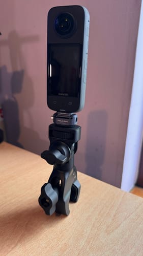 Unsichtbar am Selfie-Stick