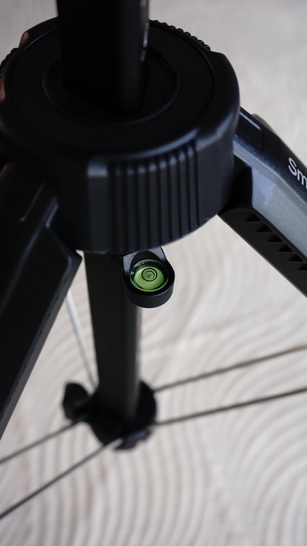 Okay für Handy, wackelig für DSLR