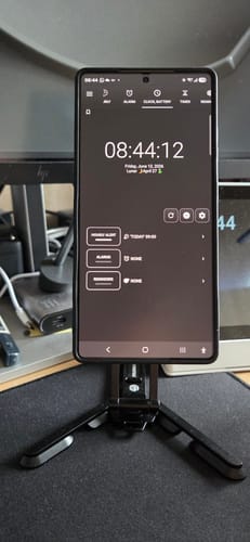 Handy in Sekunden aufs Stativ